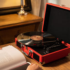 Auryvox VT-80 platine vinyle avec un disque en cours de lecture